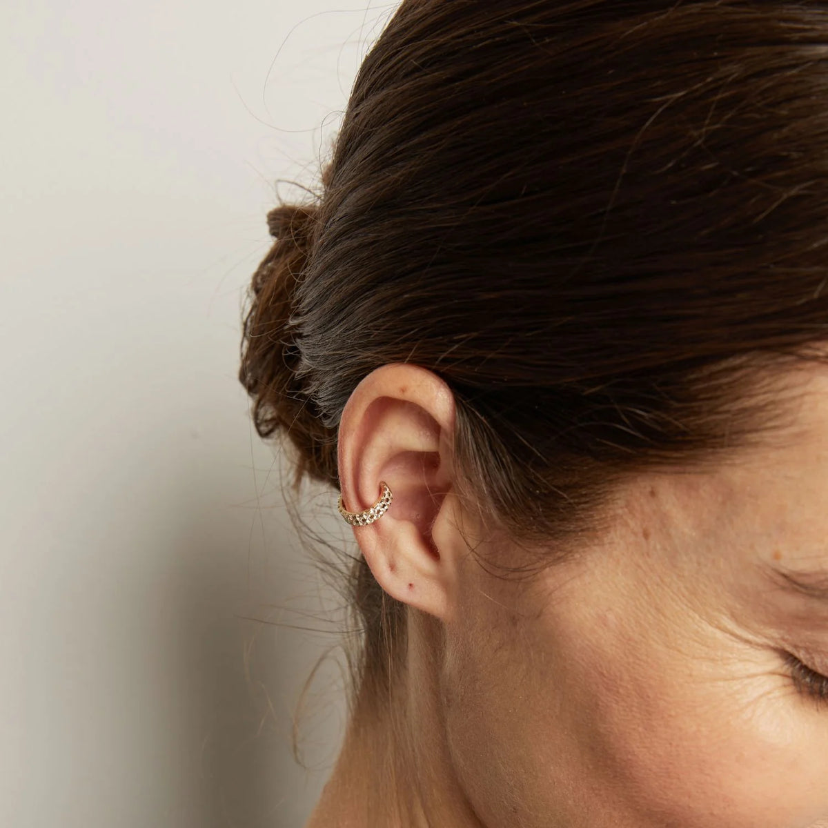 Jokabeth Jewelry Lab Grown White Sapphire Double Ear Cuff – no piercing required styling detail