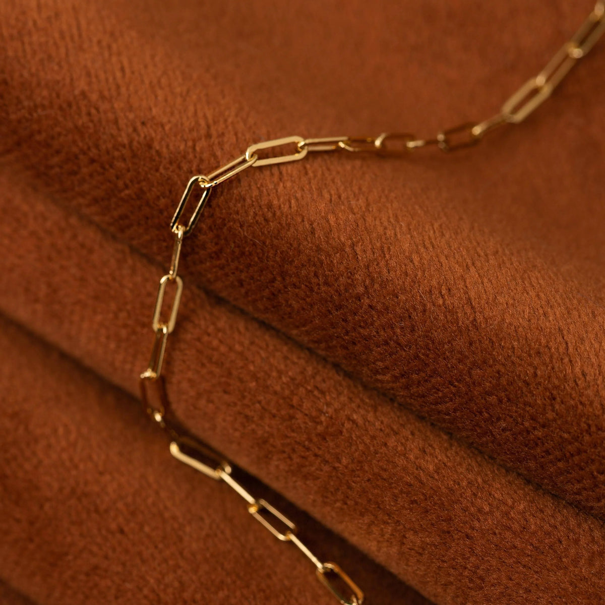 Jokabeth Jewelry Medium Paperclip Chain Necklace – gold vermeil elongated paperclip links close-up